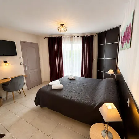 Hotel Saint Germain 3*